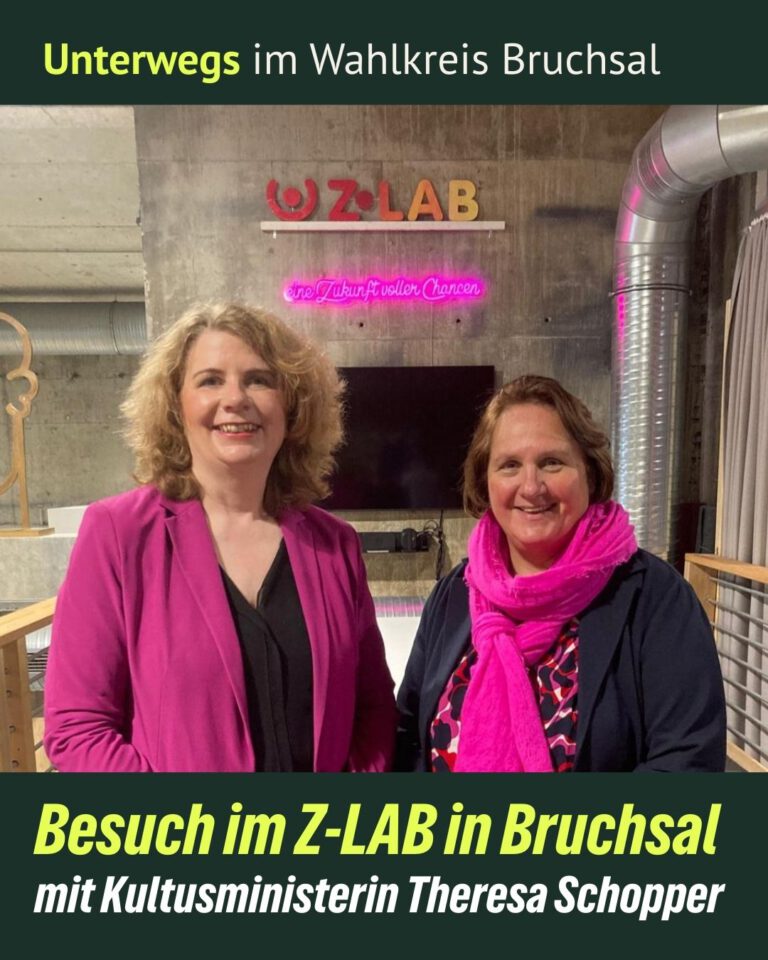 Besuch im Z-Lab mit Kultusministerin Theresa Schopper